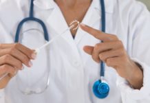 Nitroděložní tělísko není určeno jen ženám po porodu. Jaké jsou jeho výhody?