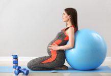 Jóga, plavání i posilovna. Jaké cvičení je vhodné pro těhotné ženy?