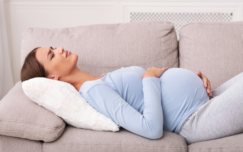 Tvrdnutí břicha v těhotenství trápí spoustu žen na začátku i před porodem. Jak ale poznáte, kdy je to ještě v pořádku?