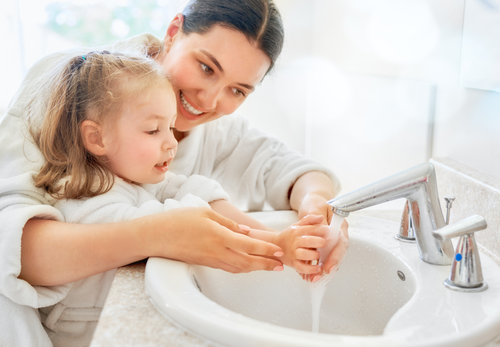jak vysvětlit dětem mytí rukou