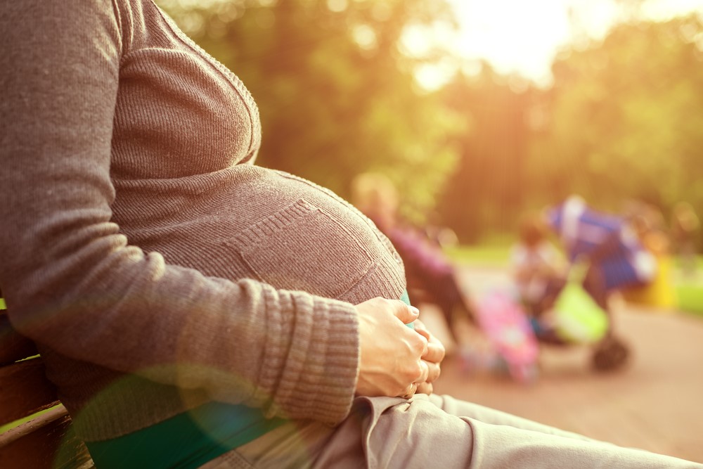 Při rizikovém těhotenství můžete z domova maximálně na 6 hodin. Jaké jsou důvody k pracovní neschopnosti?