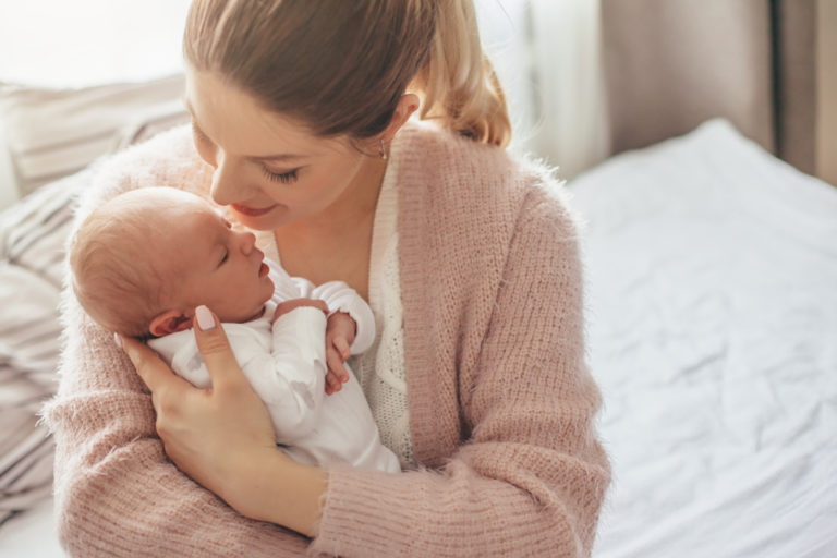 Rekonvalescence po císařském řezu může trvat týdny i měsíce. Na co si dát pozor?