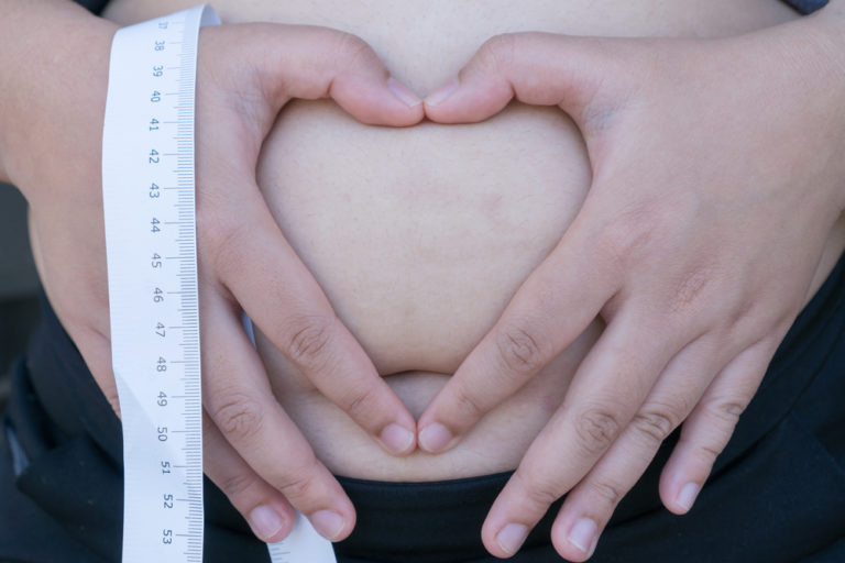 Obezita v těhotenství vyžaduje častější lékařské prohlídky. Jaká vám hrozí rizika?
