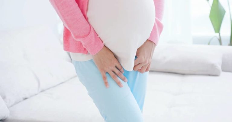 Za špinění v těhotenství často může citlivý děložní čípek. Kdy je třeba vyhledat lékaře?