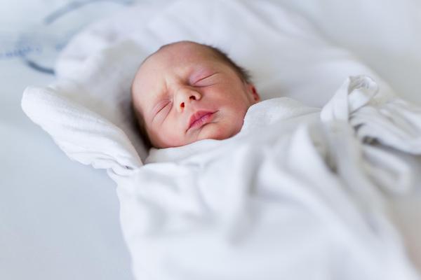 Fontanely umožňují růst dětského mozku i po porodu. Na co si dát pozor?