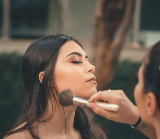 Beauty tipy: Jak co nejlépe zamaskovat ránu a být za hvězdu Leukoplast Beauty